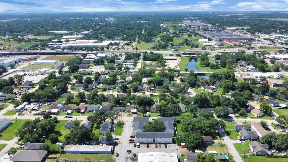 500 W Pitts Avenue #302 Pasadena, TX 77506