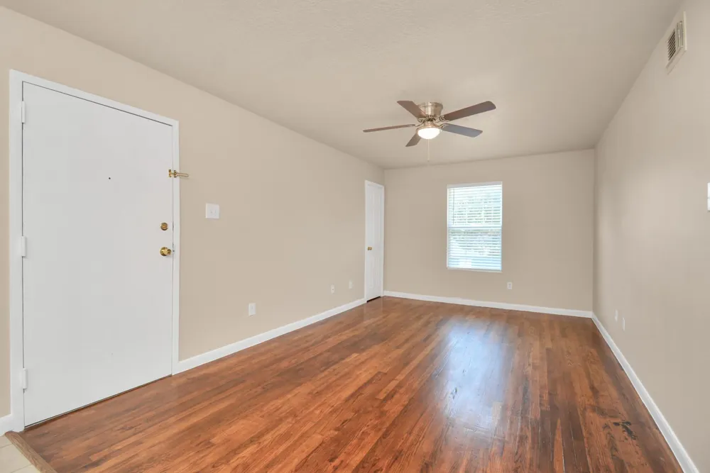 500 W Pitts Avenue #302 Pasadena, TX 77506