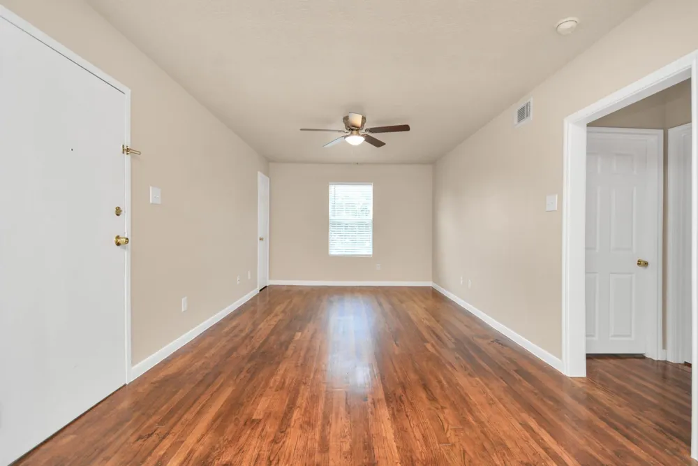 500 W Pitts Avenue #302 Pasadena, TX 77506