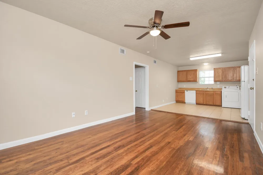 500 W Pitts Avenue #302 Pasadena, TX 77506