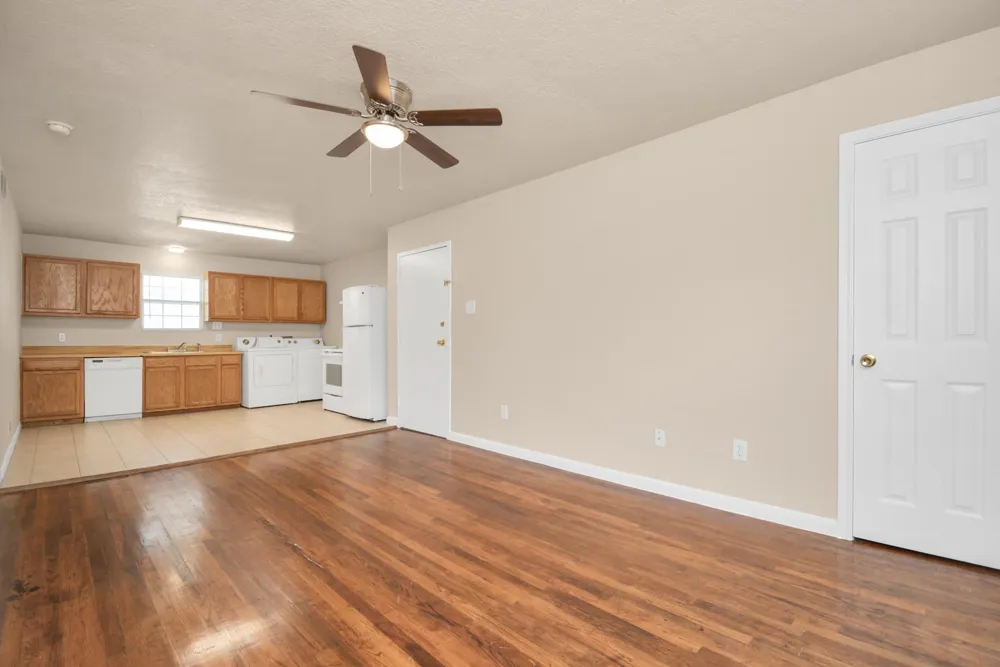 500 W Pitts Avenue #302 Pasadena, TX 77506
