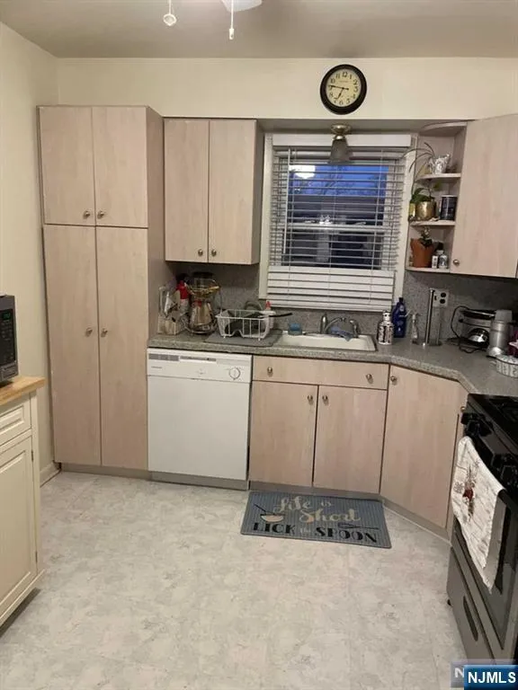 156 6th Avenue Hawthorne, NJ 07506