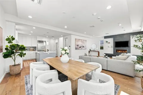 2206 Harriman #A