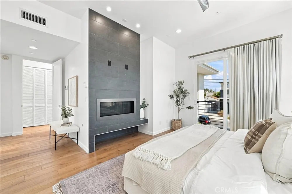2206 Harriman #A Redondo Beach, CA 90278