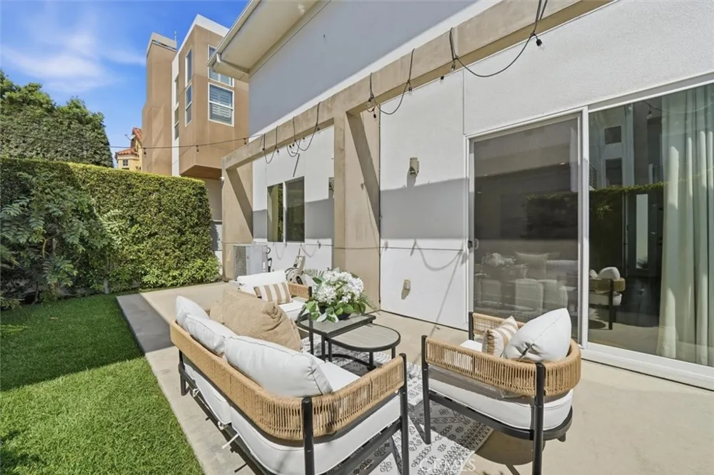2206 Harriman #A Redondo Beach, CA 90278