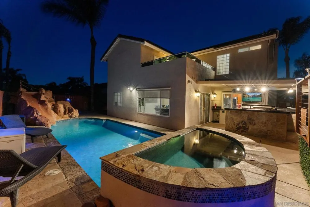 10253 Paseo Park Lakeside, CA 92040