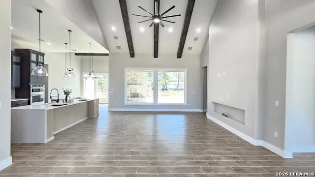 100 PIONEER TRL Adkins, TX 78101