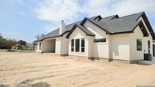 100 PIONEER TRL Adkins, TX 78101