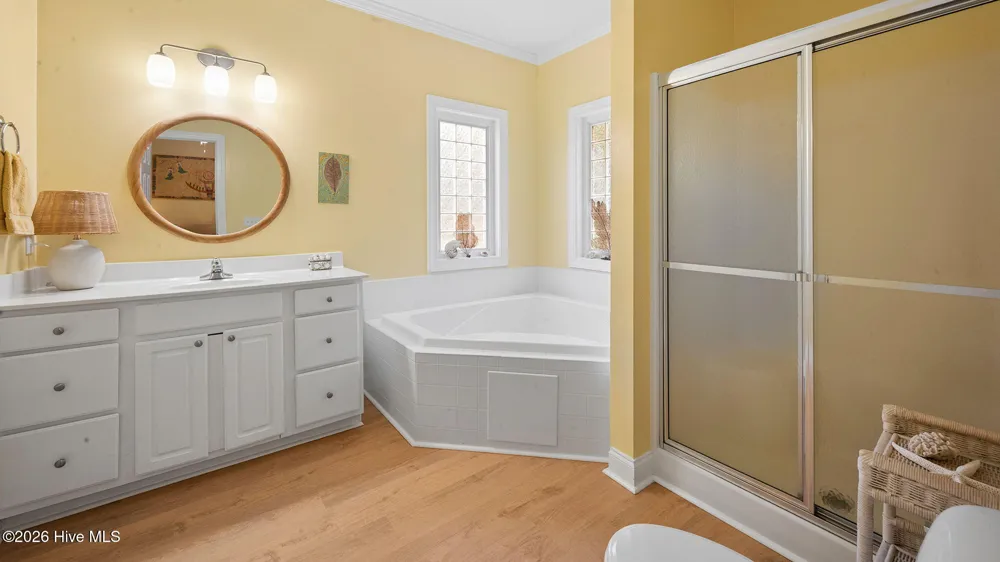 3706 Willow Run Drive Greenville, NC 27858