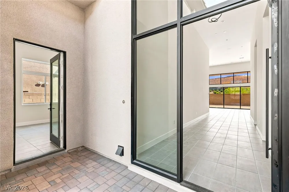 10865 Agate Cliffs Avenue Las Vegas, NV 89135