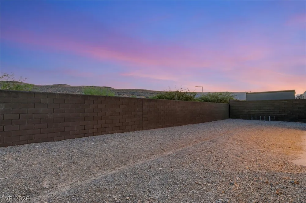 10865 Agate Cliffs Avenue Las Vegas, NV 89135