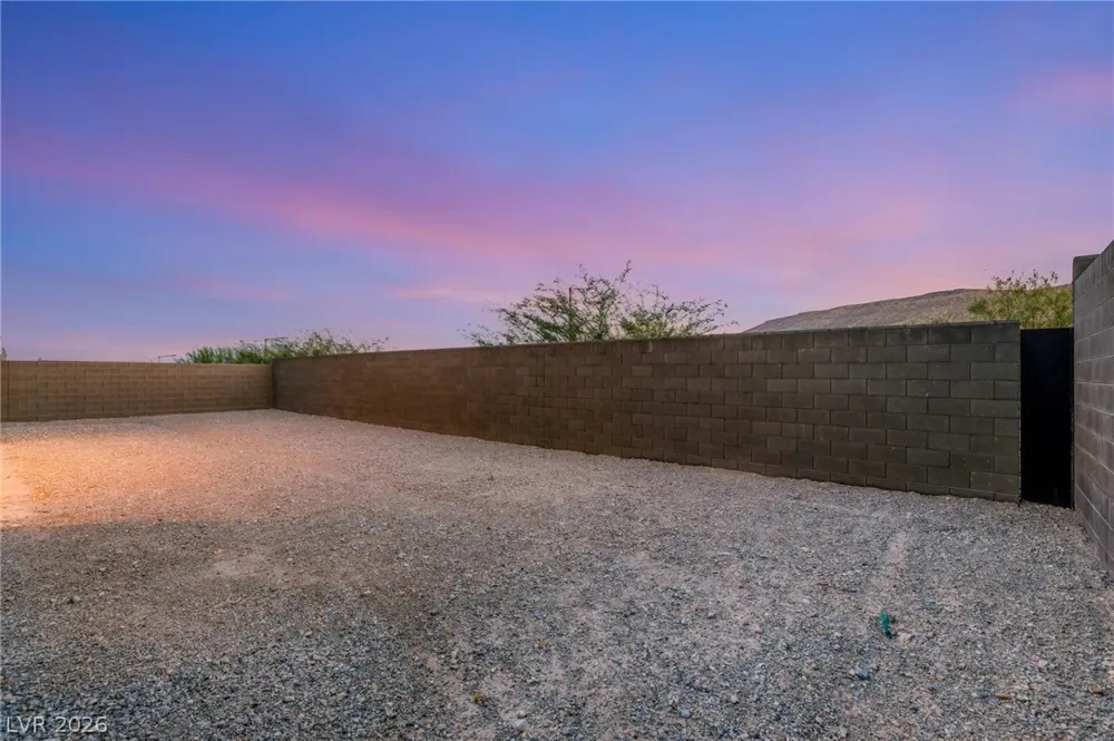 10865 Agate Cliffs Avenue Las Vegas, NV 89135