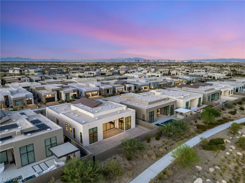 10865 Agate Cliffs Avenue Las Vegas, NV 89135