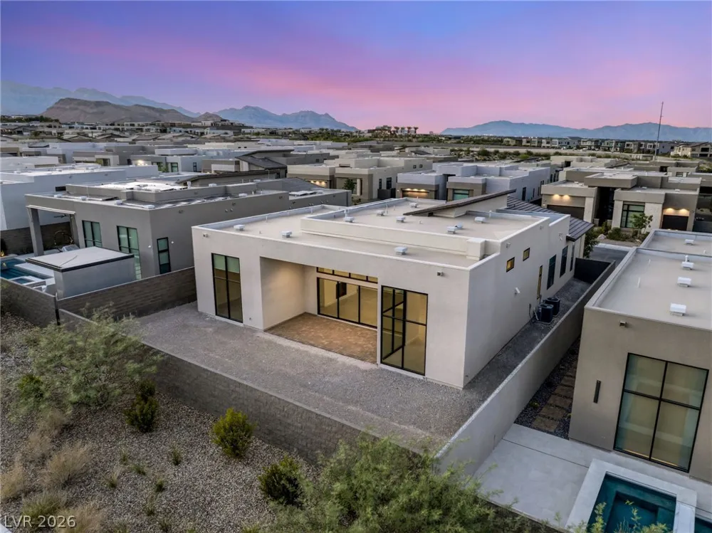 10865 Agate Cliffs Avenue Las Vegas, NV 89135