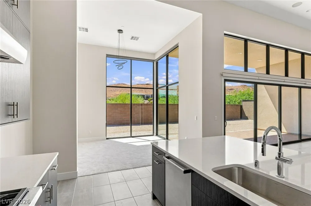10865 Agate Cliffs Avenue Las Vegas, NV 89135