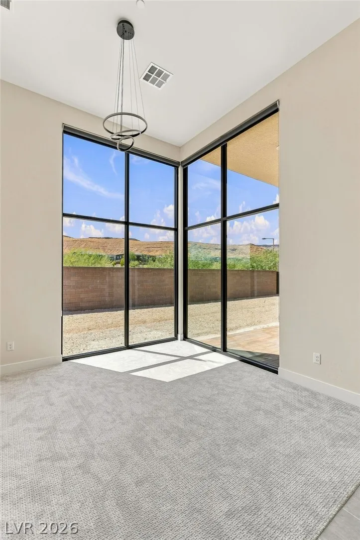 10865 Agate Cliffs Avenue Las Vegas, NV 89135