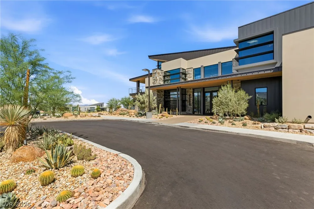 10865 Agate Cliffs Avenue Las Vegas, NV 89135