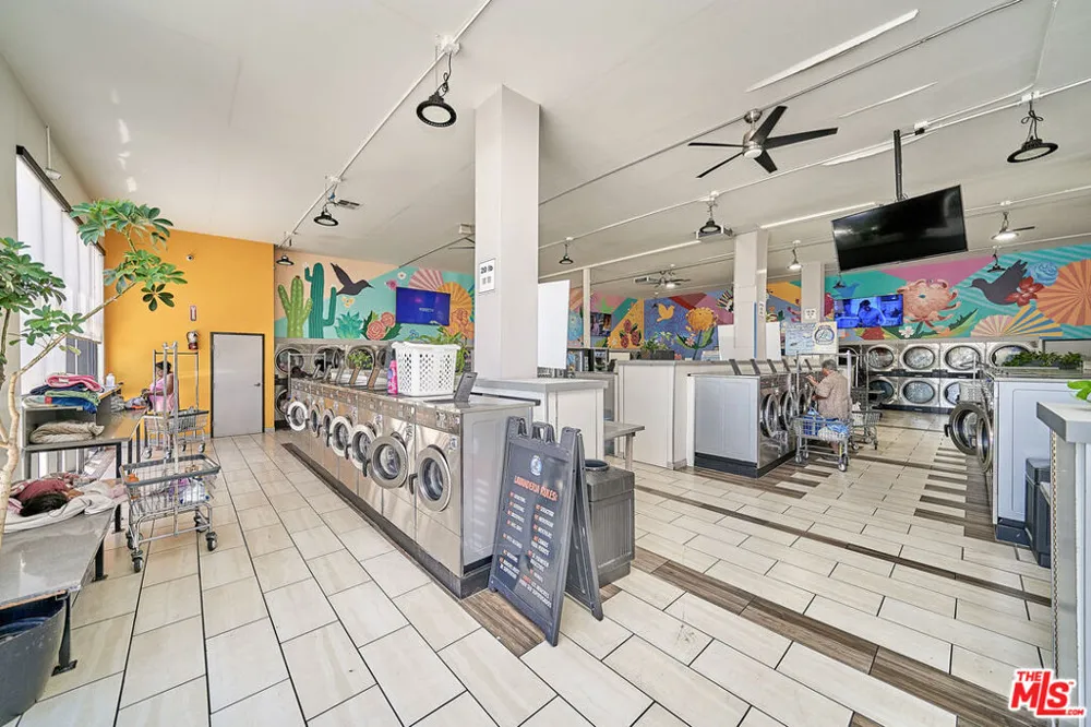 3046 E Florence Avenue Huntington Park, CA 90255