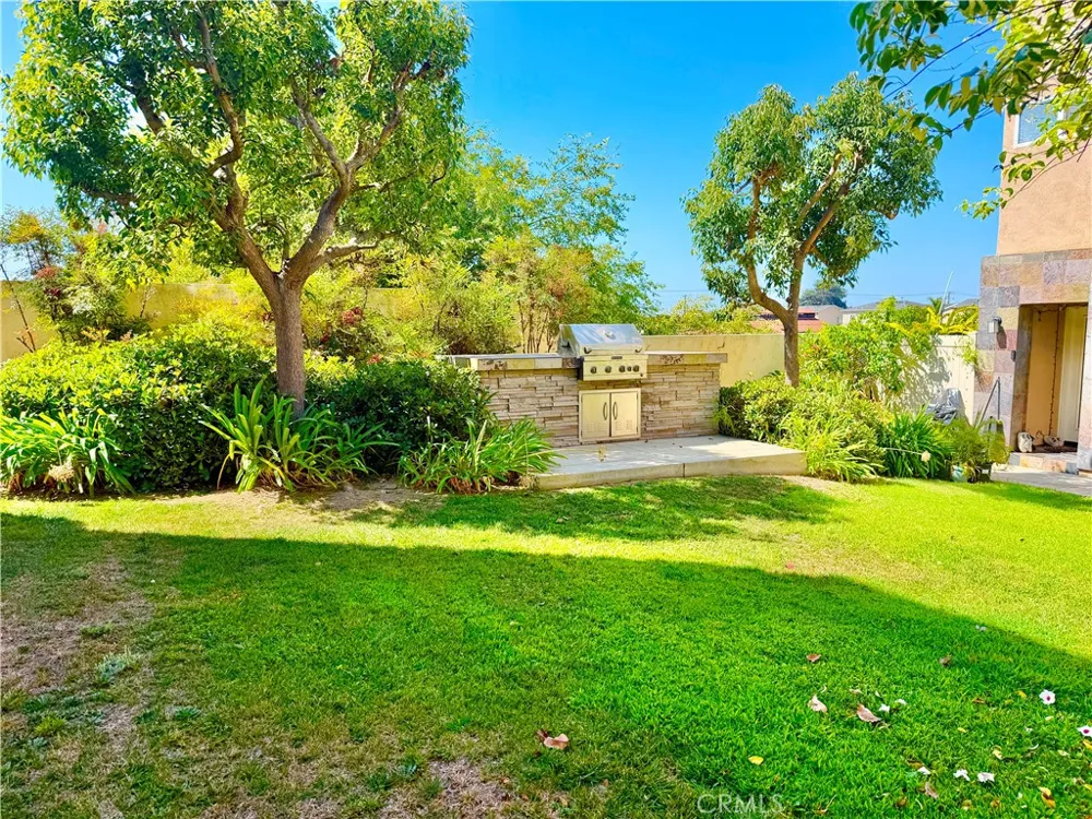 13707 S Budlong Gardena, CA 90247