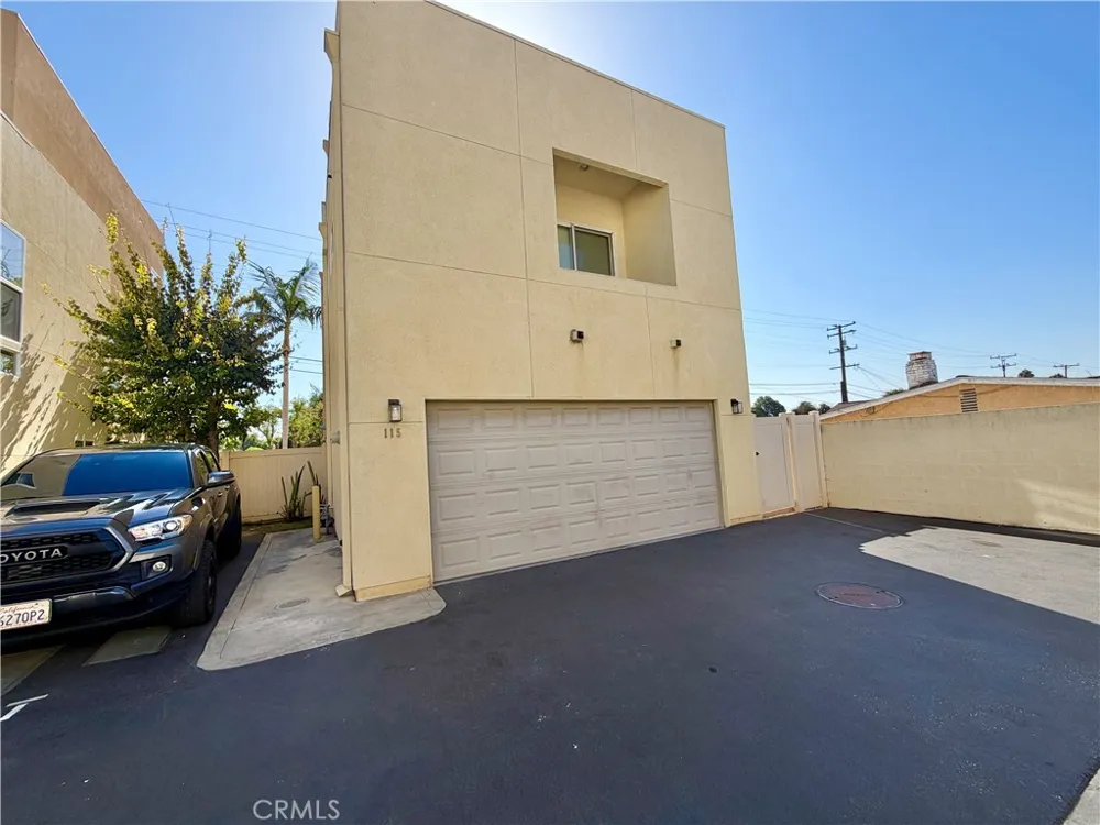 13707 S Budlong Gardena, CA 90247