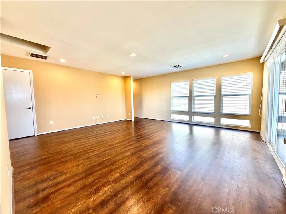 13707 S Budlong Gardena, CA 90247