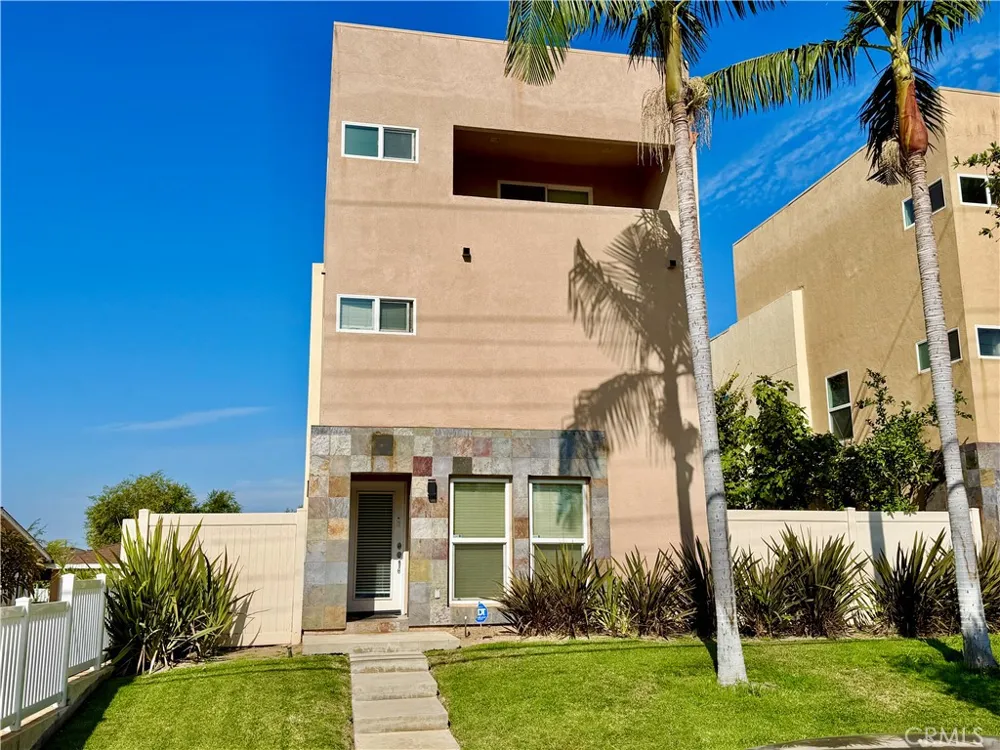 13707 S Budlong Gardena, CA 90247