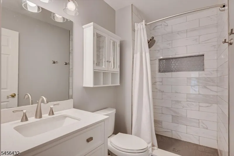 118 Edward Dr Franklin, NJ 08823