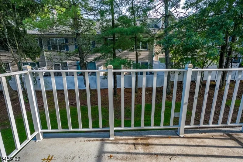 118 Edward Dr Franklin, NJ 08823