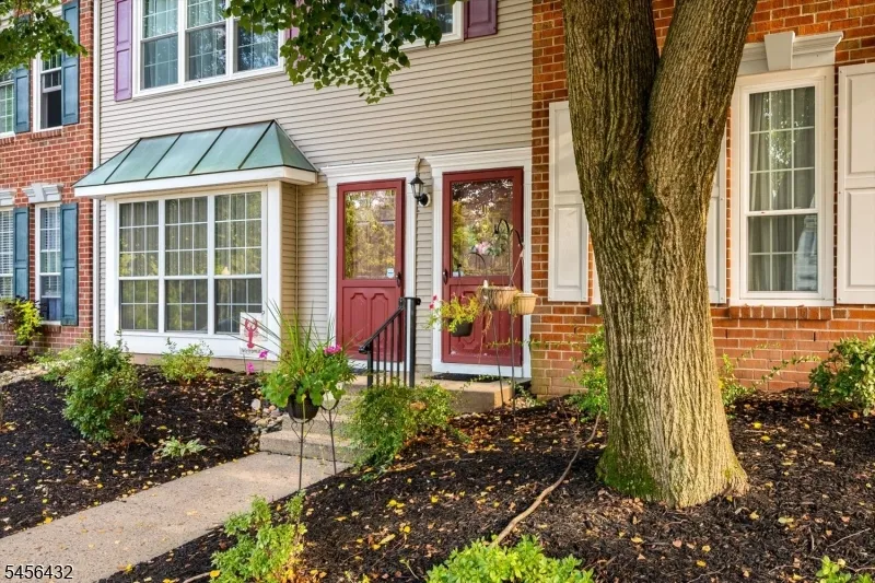 118 Edward Dr Franklin, NJ 08823