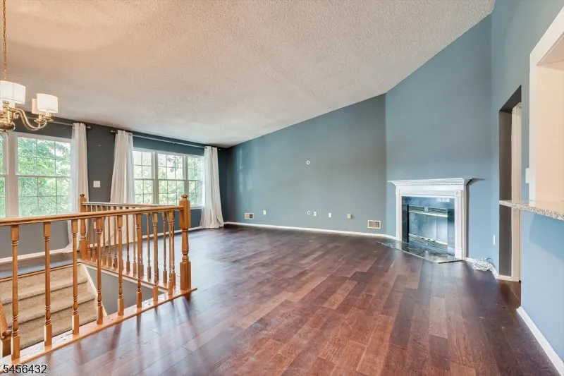 118 Edward Dr Franklin, NJ 08823
