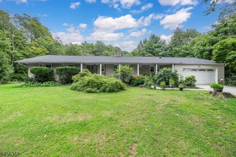 84 Lake Wallkill Rd