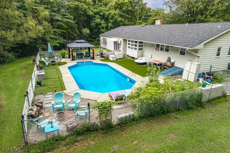 84 Lake Wallkill Rd Vernon, NJ 07461