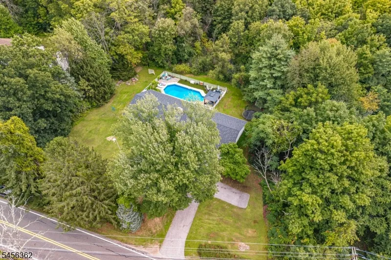 84 Lake Wallkill Rd Vernon, NJ 07461