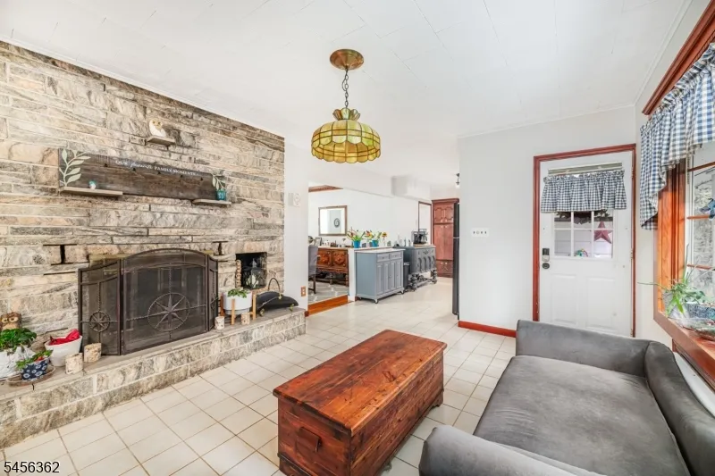 84 Lake Wallkill Rd Vernon, NJ 07461