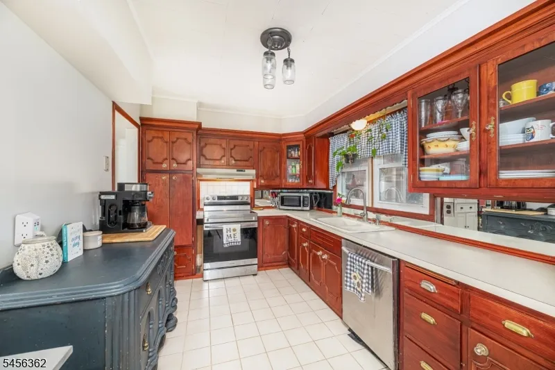 84 Lake Wallkill Rd Vernon, NJ 07461