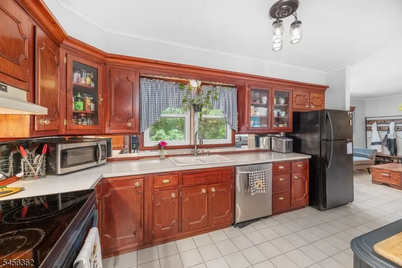 84 Lake Wallkill Rd Vernon, NJ 07461