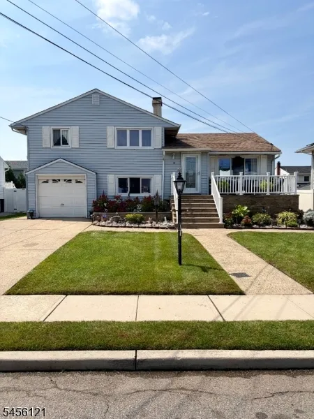 29 Capp St Carteret, NJ 07008