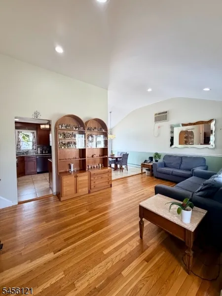 29 Capp St Carteret, NJ 07008