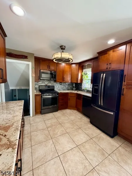 29 Capp St Carteret, NJ 07008