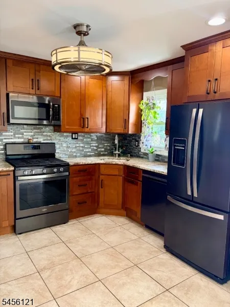 29 Capp St Carteret, NJ 07008