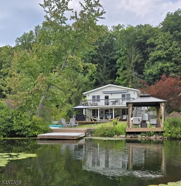 101 Woods Rd Sandyston, NJ 07826