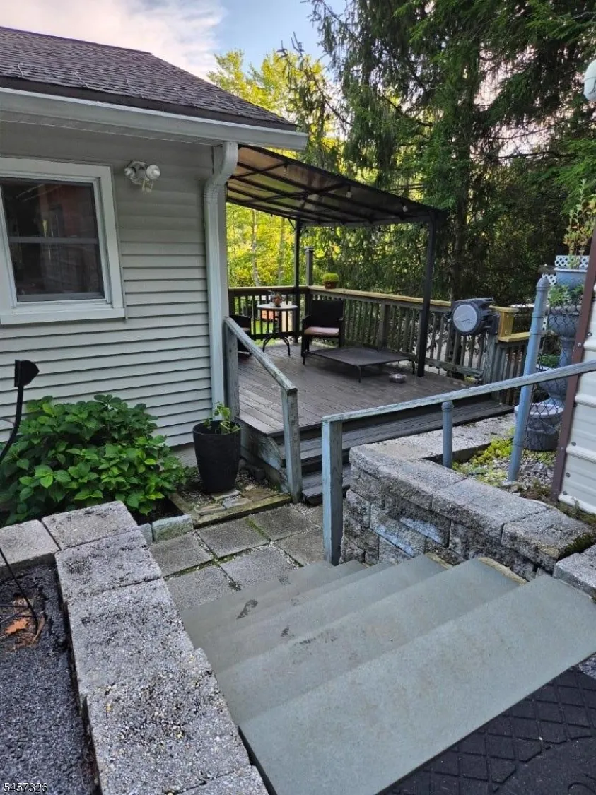 101 Woods Rd Sandyston, NJ 07826