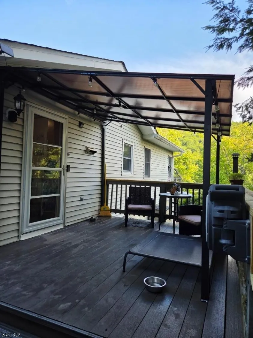 101 Woods Rd Sandyston, NJ 07826