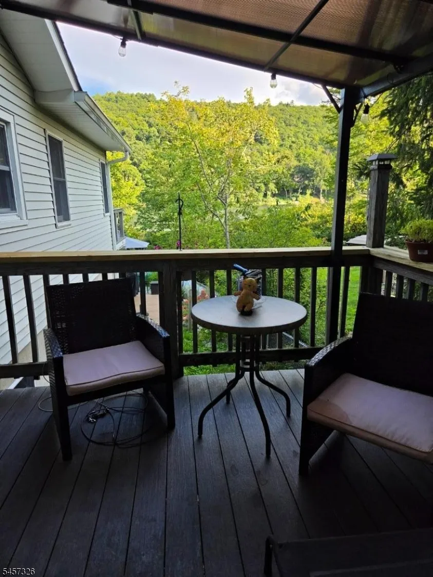 101 Woods Rd Sandyston, NJ 07826