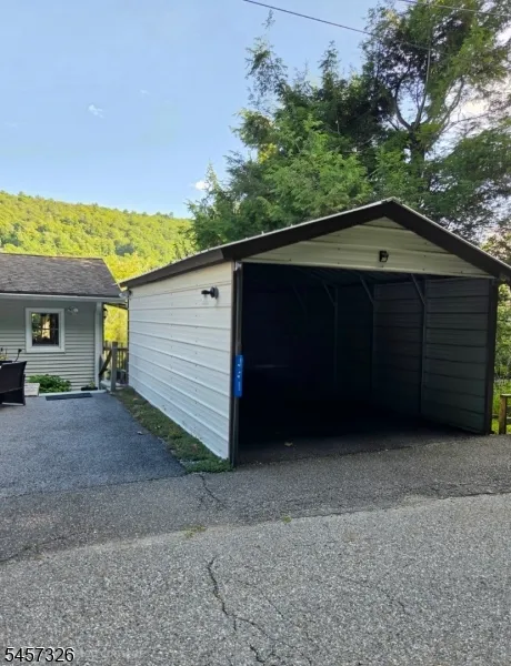 101 Woods Rd Sandyston, NJ 07826