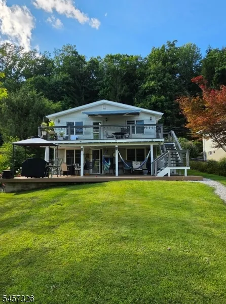 101 Woods Rd Sandyston, NJ 07826