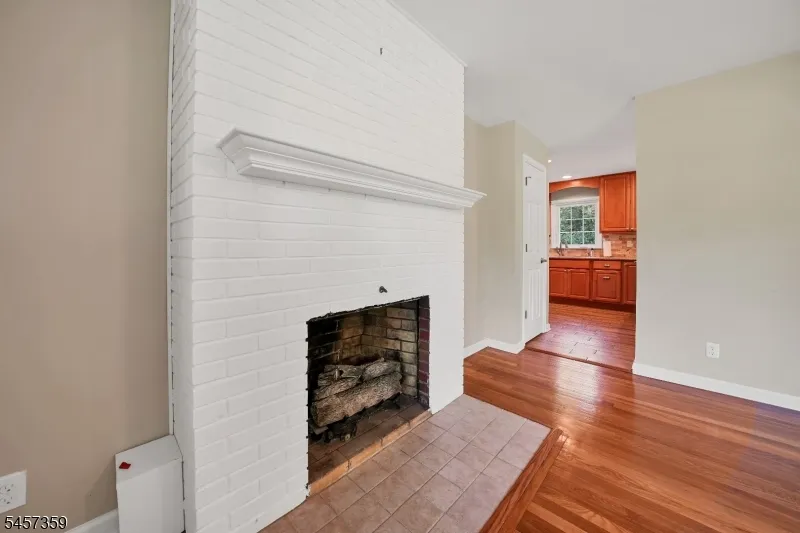 59 Dreahook Rd Branchburg, NJ 08876
