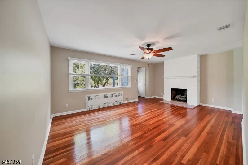 59 Dreahook Rd Branchburg, NJ 08876