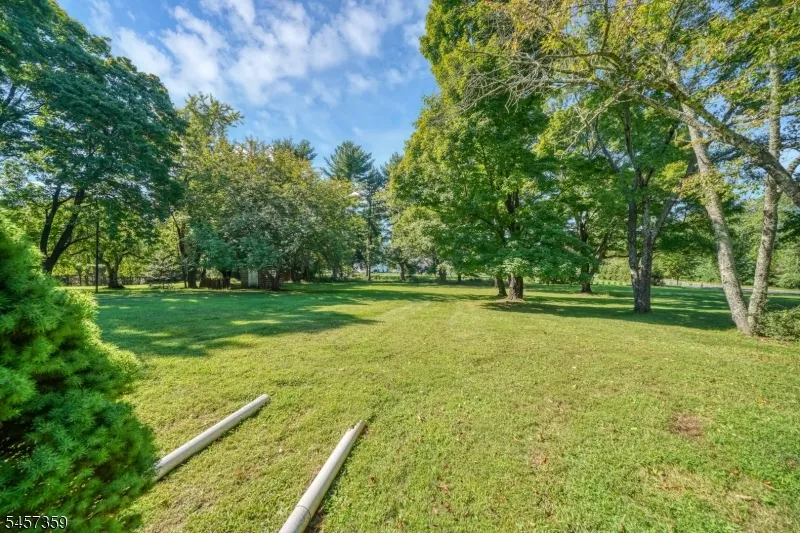 59 Dreahook Rd Branchburg, NJ 08876