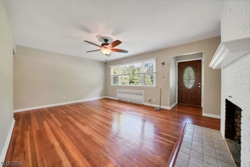 59 Dreahook Rd Branchburg, NJ 08876